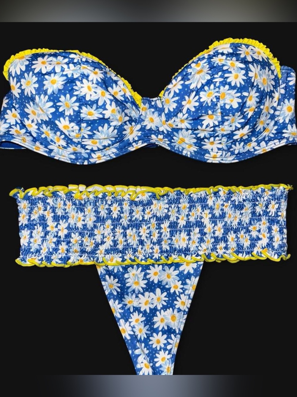 Frankies Bikinis blue with white daisies and yellow small bottoms, medium top - Picture 1 of 4